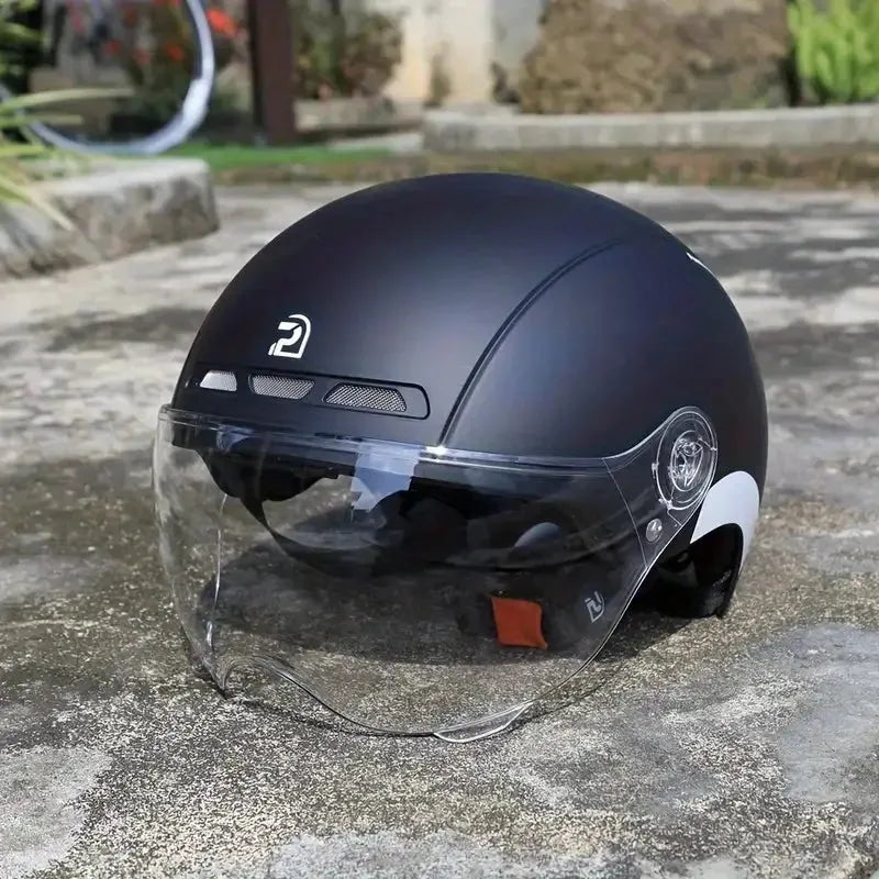 Helmet with Visor for e-Bikes